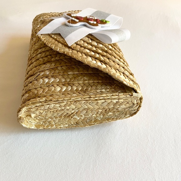 Gingerbread Man Straw Clutch with White Sparkle Bow - Picture 4 of 4